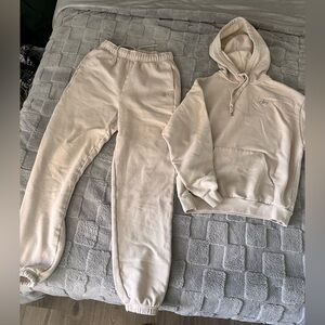 Size small Alo set. Sweats and hoodie